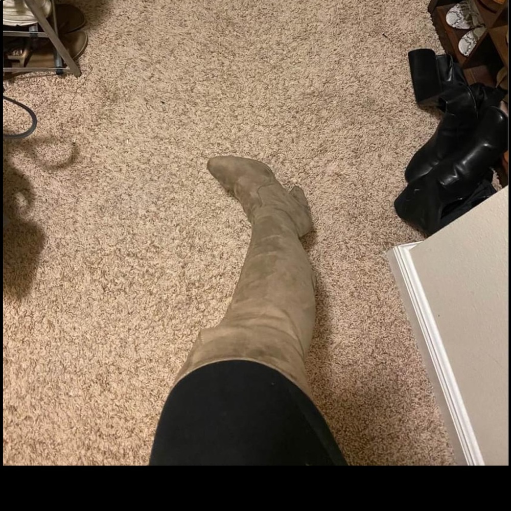Steve Madden taupe boots